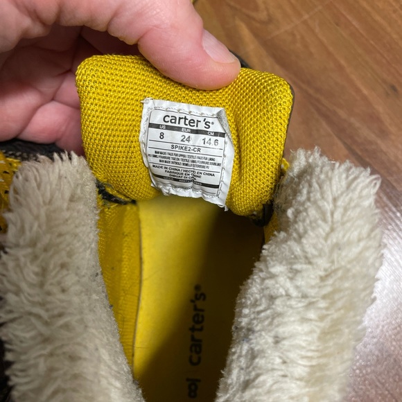 Carter’s winter boots - Picture 4 of 4